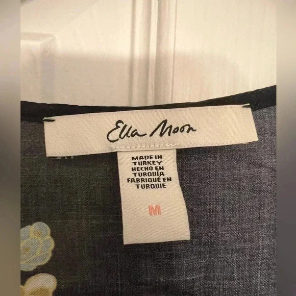 Ella moon midi dress, has pockets and zipper. Size M - Picture 3 of 6